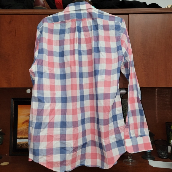 #322 Vinyard Vines men's button-up shirt size M - Picture 3 of 6